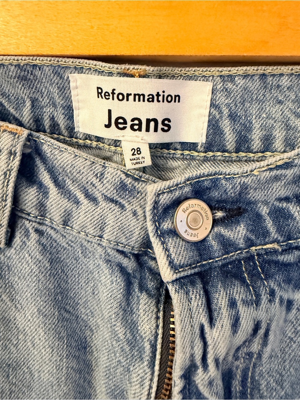 Reformation Val 90s Mid-Rise Straight Jeans in Light Denim